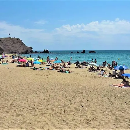 Appartement Plages A 190 M, Parking Prive, Belle Vue, Wifi.