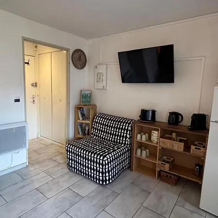 Appartement Plages A 190 M, Parking Prive, Belle Vue, Wifi. *