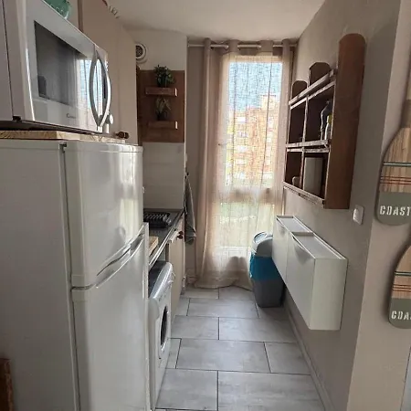 Plages A 190 M, Parking Prive, Belle Vue, Wifi. Appartement