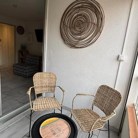 Appartement Plages A 190 M, Parking Prive, Belle Vue, Wifi.